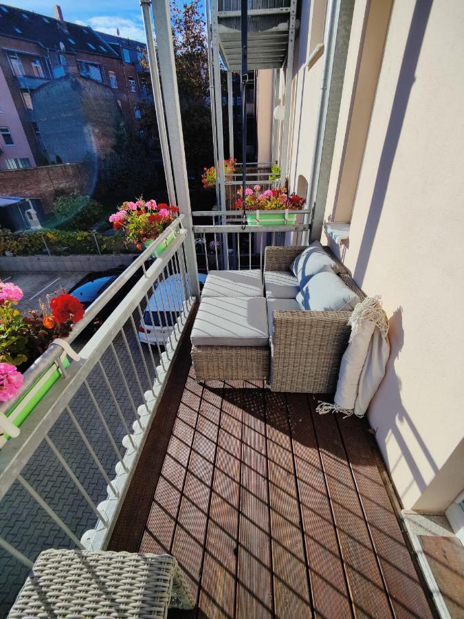 Neu Sanierte Wohnung Mit Balkon Und Stellplatz Erfurt Exterior foto