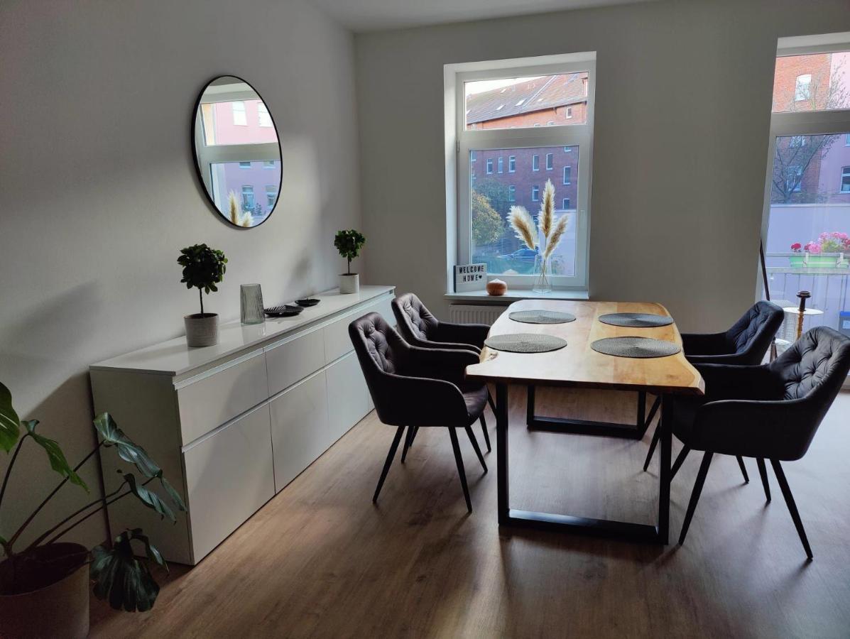 Neu Sanierte Wohnung Mit Balkon Und Stellplatz Erfurt Exterior foto